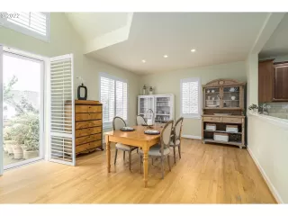 Photo #6: 22346905 Listing