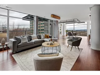 Photo #4: 22347884 Listing