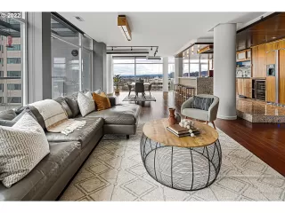 Photo #5: 22347884 Listing