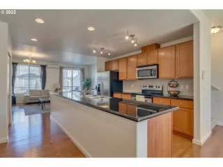 Photo #5: 22348674 Listing