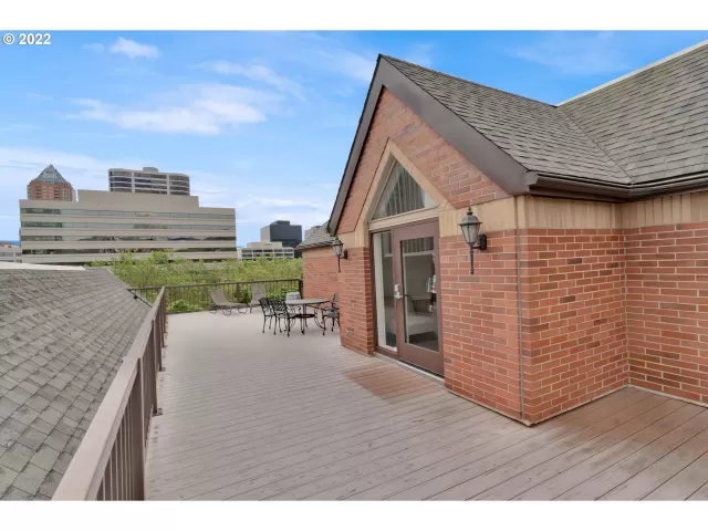 MLS: 22348707 Condo For Sale