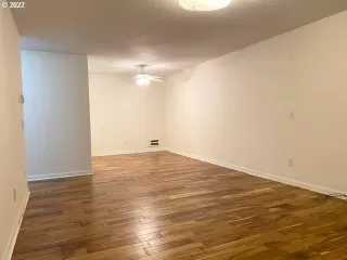 Photo #5: 22349034 Listing