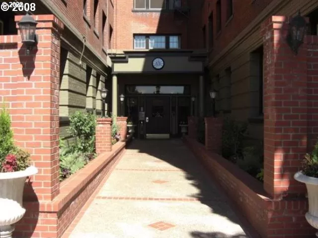 MLS: 22349141 Condo For Sale