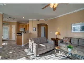 Photo #5: 22350164 Listing