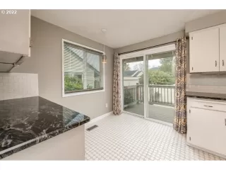 Photo #5: 22350574 Listing