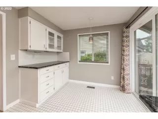 Photo #6: 22350574 Listing