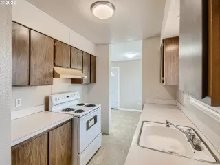 Photo #6: 22351479 Listing