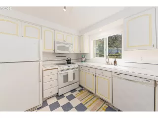 Photo #3: 22351667 Listing