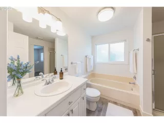 Photo #5: 22351667 Listing