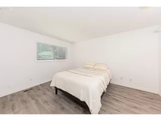 Photo #6: 22351667 Listing