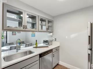 Photo #1: 22352829 Listing