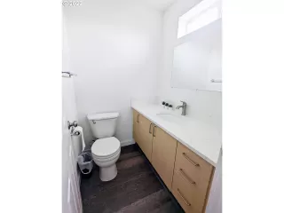 Photo #6: 22352902 Listing