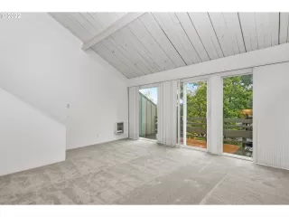 Photo #5: 22353267 Listing