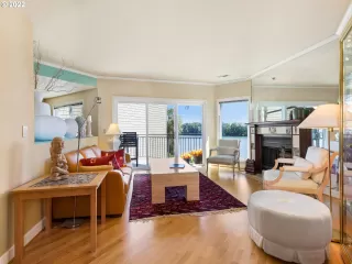 Photo #4: 22353448 Listing