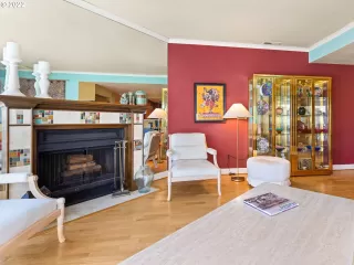 Photo #5: 22353448 Listing