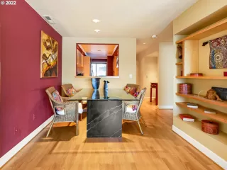 Photo #6: 22353448 Listing