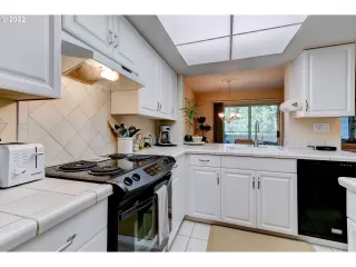 Photo #4: 22353647 Listing