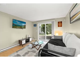 Photo #5: 22355211 Listing