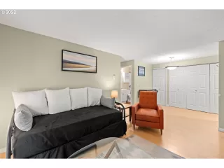 Photo #6: 22355211 Listing