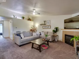 Photo #5: 22355404 Listing