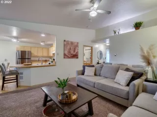 Photo #6: 22355404 Listing