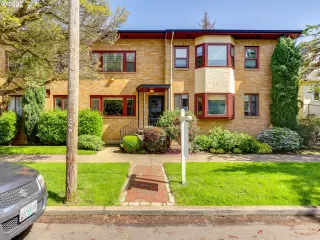 More Details about MLS # 22356142 : 2123 NE CLACKAMAS ST 6