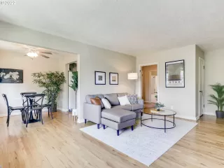 Photo #6: 22356142 Listing