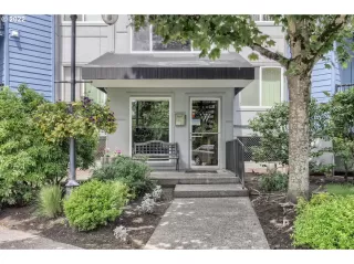 Photo #3: 22356444 Listing