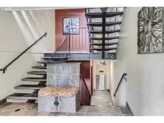 Photo #4: 22356444 Listing