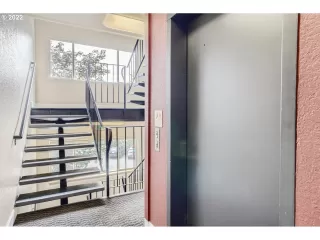 Photo #5: 22356444 Listing