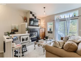 Photo #5: 22357012 Listing