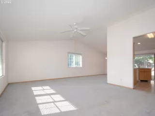 Photo #5: 22357172 Listing