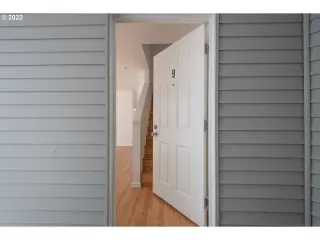 Photo #2: 22357815 Listing