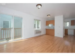 Photo #4: 22357815 Listing