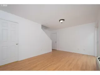 Photo #6: 22357815 Listing