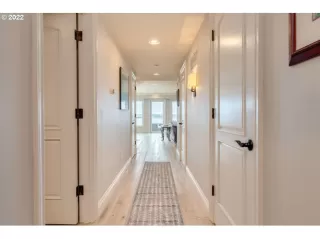 Photo #6: 22358425 Listing