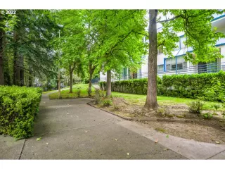 Photo #3: 22358448 Listing