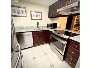 Photo #4: 22358448 Listing