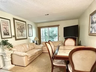 Photo #6: 22358448 Listing