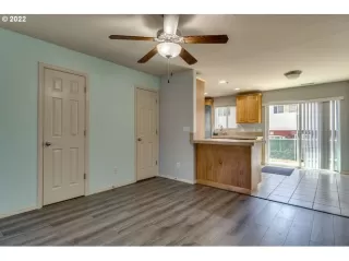 Photo #5: 22359498 Listing 