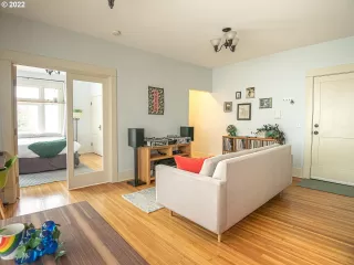 Photo #5: 22360503 Listing 