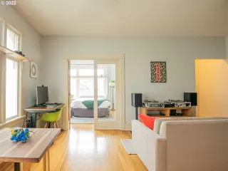 Photo #6: 22360503 Listing 