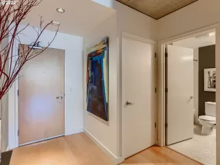 Photo #2: 22360585 Listing