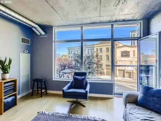 Photo #4: 22360585 Listing