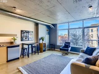 Photo #5: 22360585 Listing