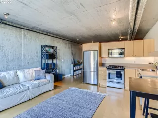 Photo #6: 22360585 Listing