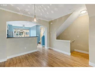 Photo #5: 22361095 Listing 