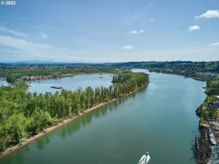 Photo #5: 22361369 Listing