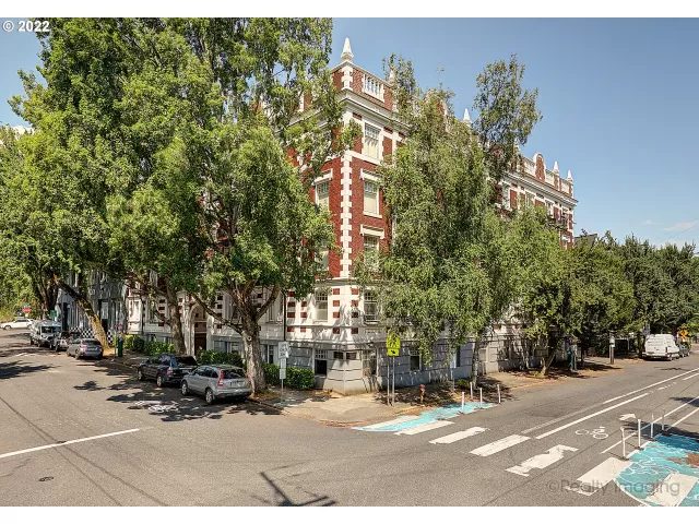 MLS: 22361491 Condo For Sale