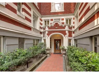 Photo #4: 22361491 Listing